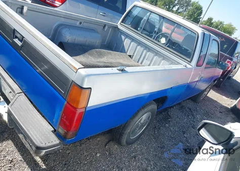 1986 Nissan D21 King Cab z USA, uszkodzony, nr VIN JN6HD16S9GW002954